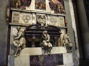 Tumba de Miguel Ángel en la Santa Croce de Florencia.