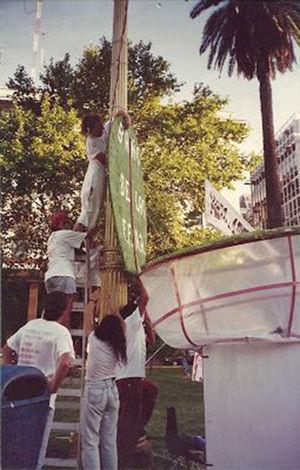 El inodoro: “Caguemos a la dictadura” (24 de marzo de 1996). Fuente: Archivo Potencia Tortillera.