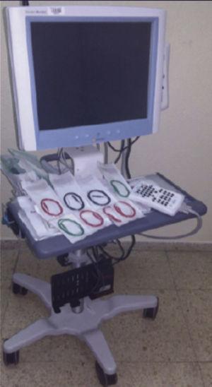 Dispositivo de EEG digital portátil (Nicolet One Monitor Viasys) que se empleó para la realización de los registros EEG urgentes.