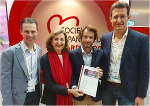 María G. Crespo-Leiro, ganadora del premio 2021 al mejor artículo publicado en REC: CardioClinics, con el equipo editorial de la revista en el Congreso de la Salud Cardiovascular 2021 celebrado en Zaragoza.
